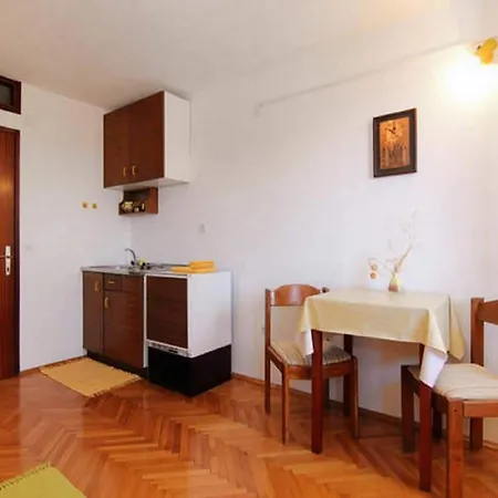 Apartment Nadia *